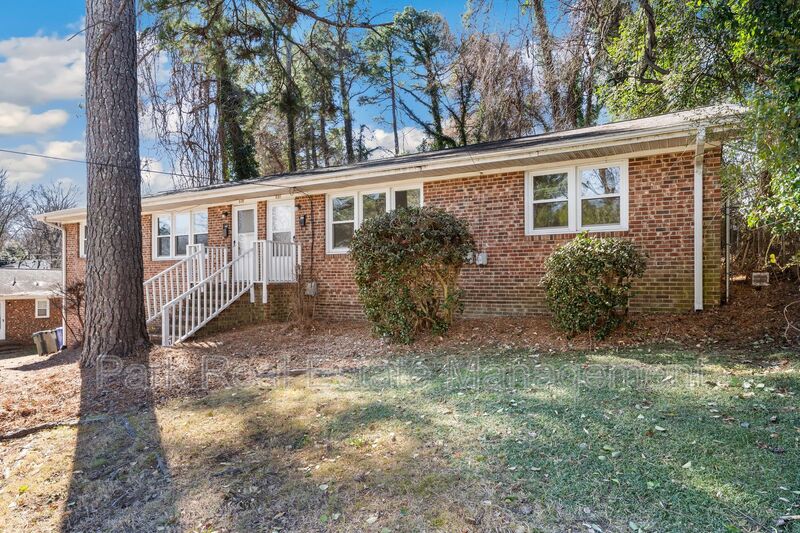 Chapel Hill House: 635 N. Columbia