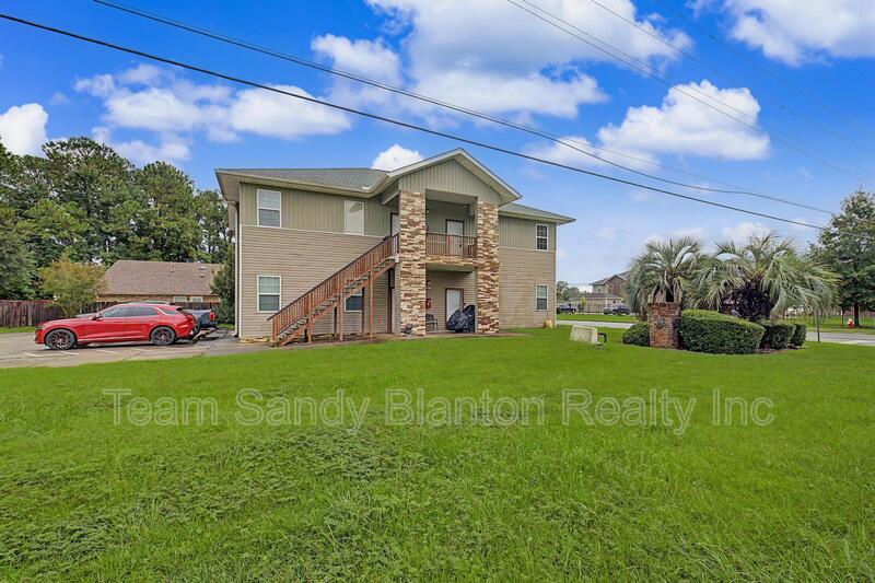Pensacola House: 542 South 72nd Ave