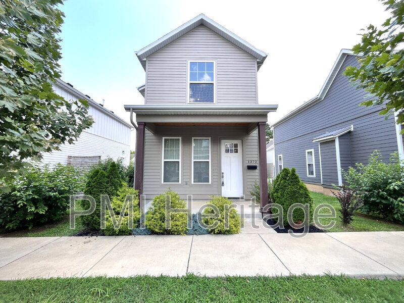 Fayetteville House: 1372 South Duncan Avenue