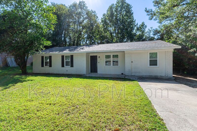 Augusta House: 3630 Columbine Drive