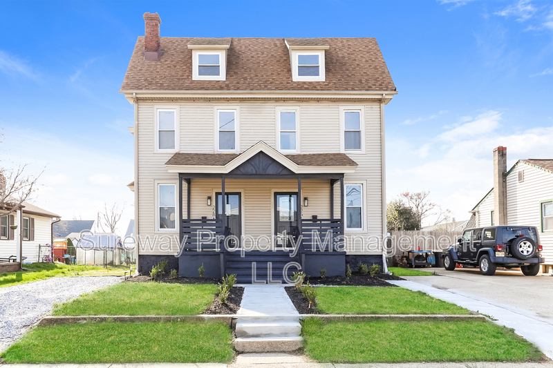 Paulsboro House: 226 Greenwich Ave