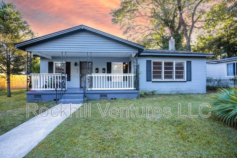 Savannah Condo: 1123 E 70th St