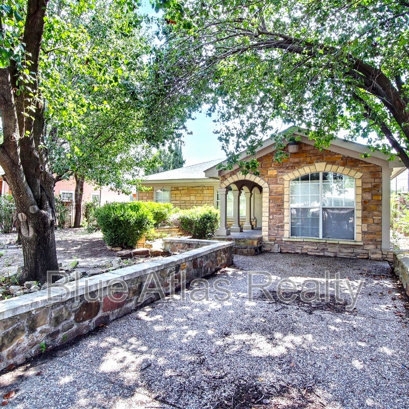 Dallas House: 7838 Maxwell Avenue