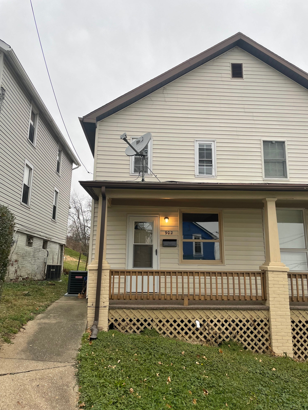 Charleroi House: 902 11th Street