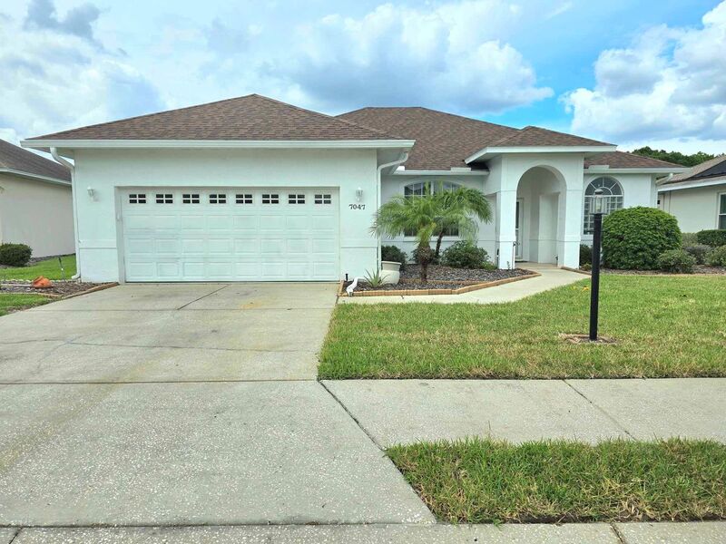 Lakeland House: 7047 Hazeltine Circle
