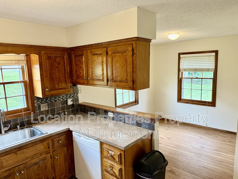 3619 Lakecrest Court, rental photo 6