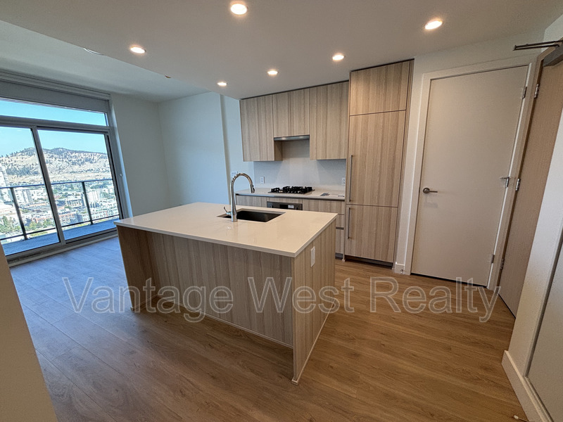 Kelowna Condo: 3501-1626 Water St