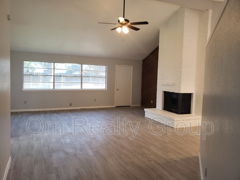 4 Bedroom House – 8527 Quail Hills Dr, Missouri City, TX