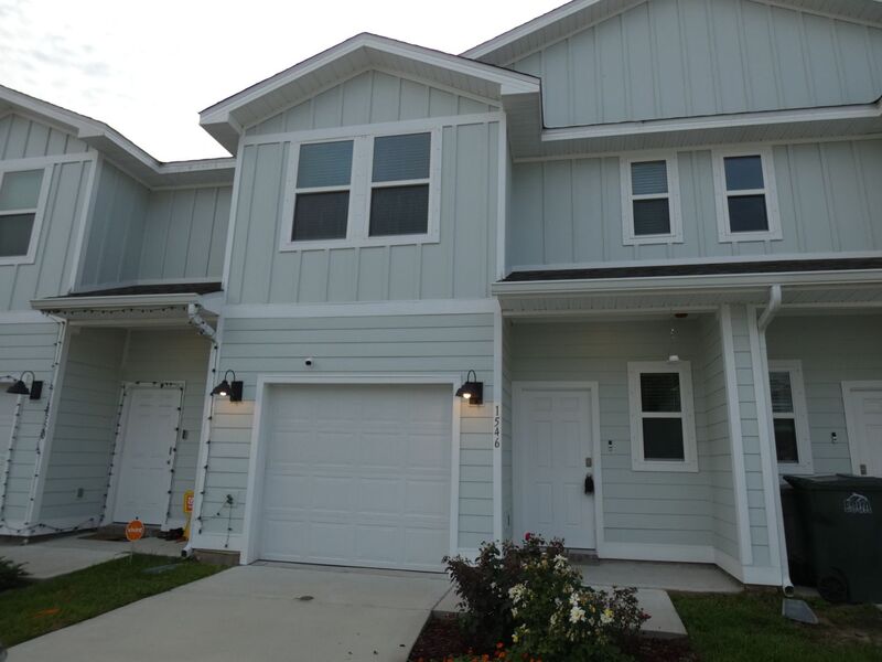 Request a Viewing for 1546 Iroquois Court Tenant Turner