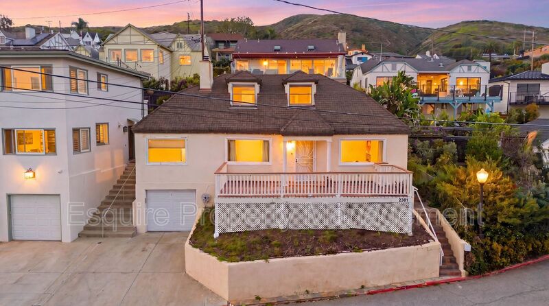 VENTURA House: 2381 HYLAND AVE