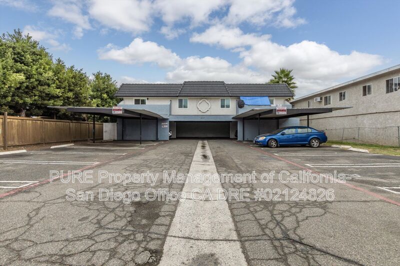 Escondido House: 331 East Washington Avenue