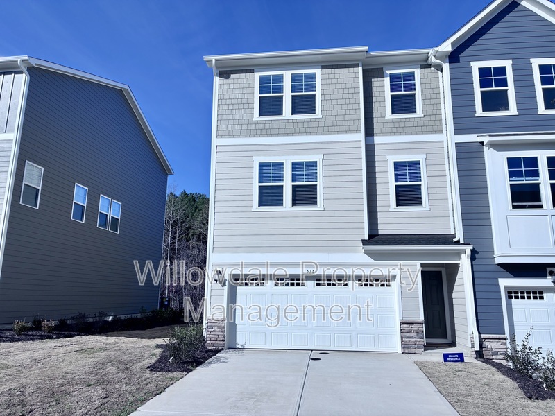 Apex Townhome: 514 Light Oak Way
