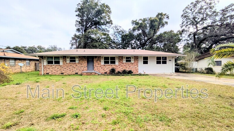 Pensacola House: 5912 Sarah Drive