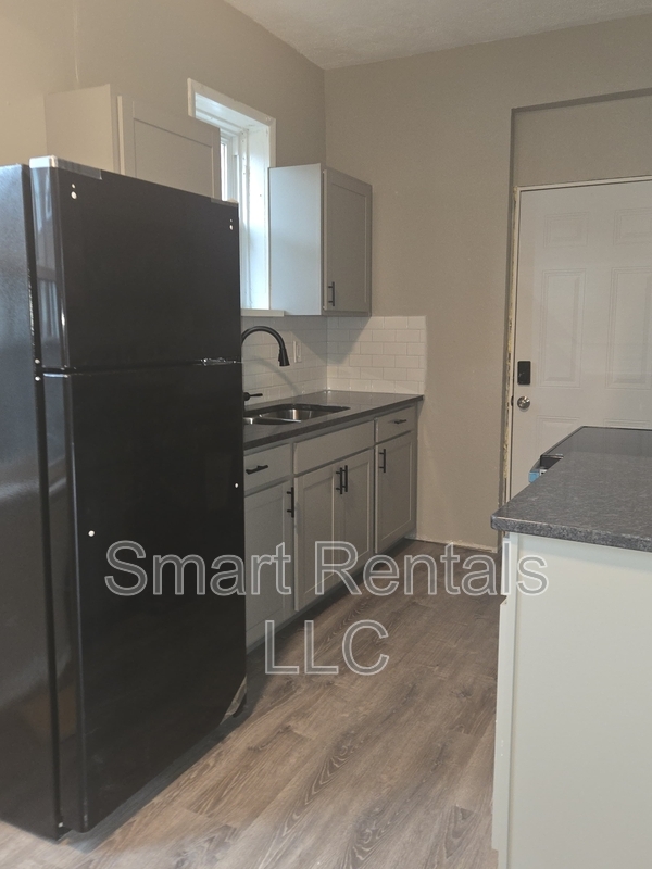 St. Louis Condo: 4205 Ellenwood Avenue - 102