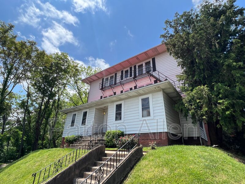 Asheville Condo: 43 Ravenscroft Drive