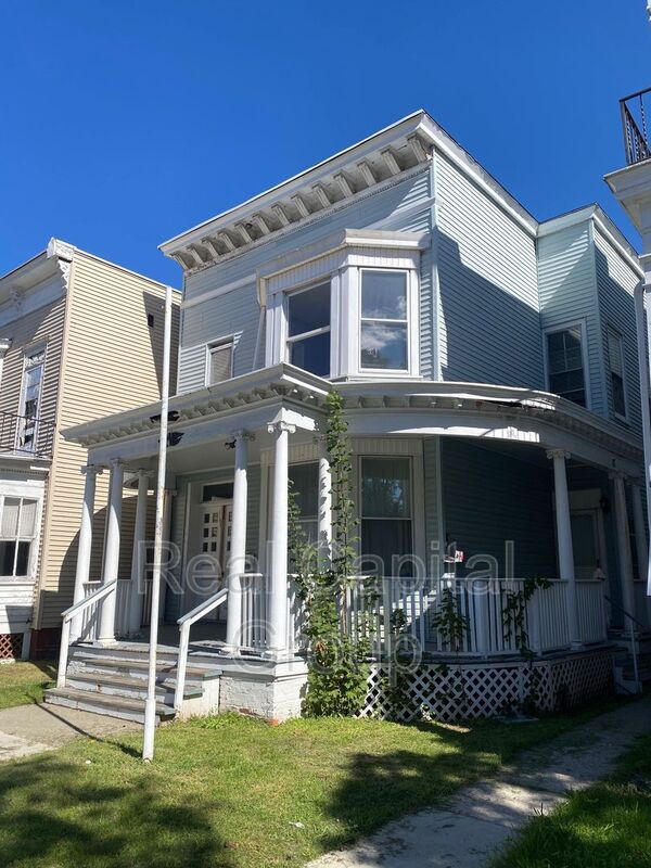Troy Condo: 130 5th Ave
