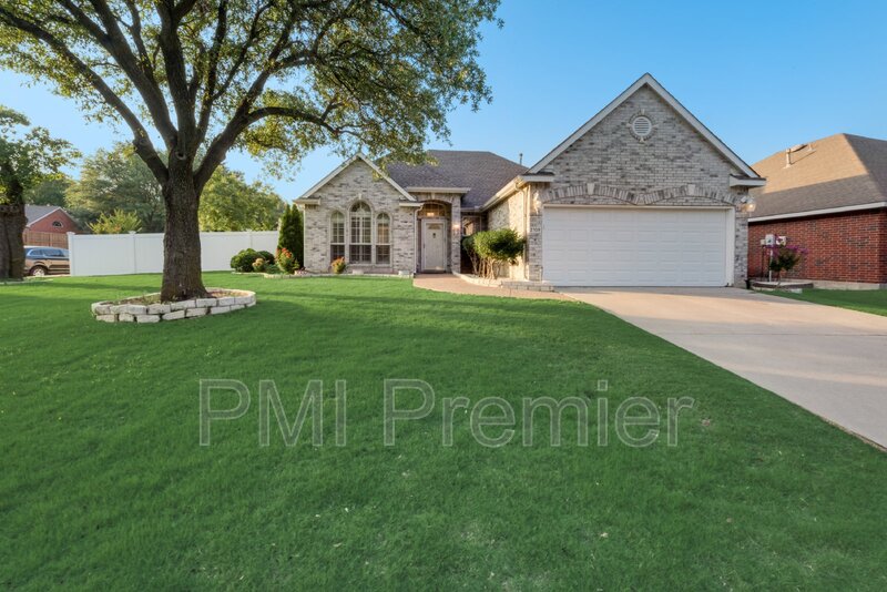 Plano House: 2309 Kittyhawk Dr