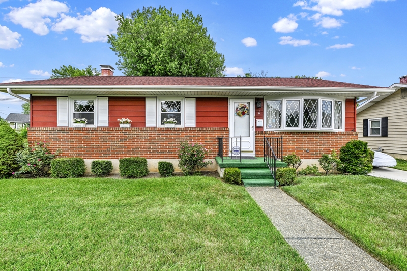 Timonium House: 6 Hammen Ave