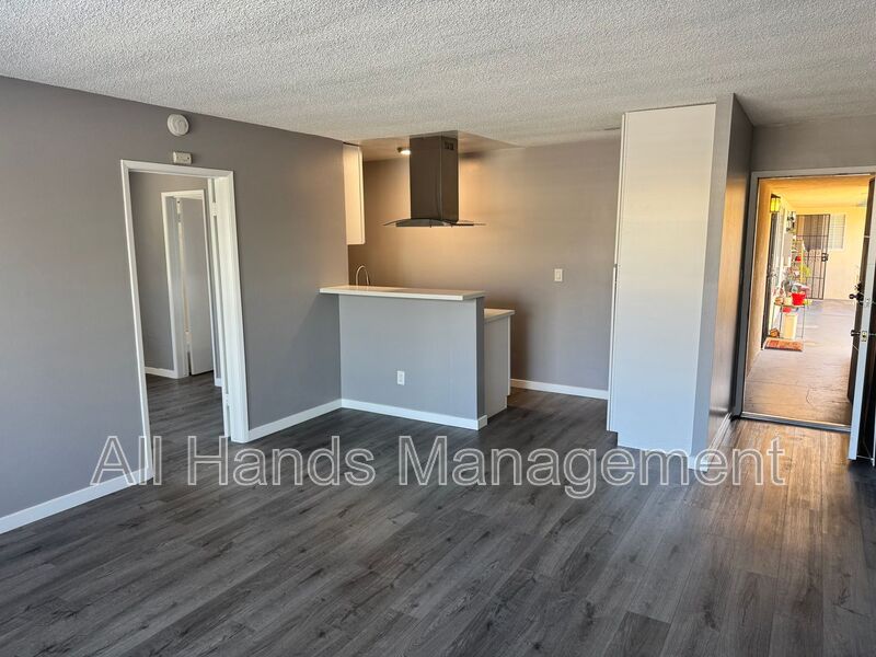 Long Beach Condo: 3121 East Mariquita Street