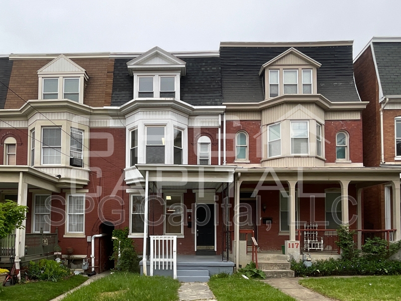 York House: 119 West Jackson Street