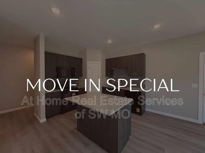 Springfield House: 4930-3 W. Minota St.