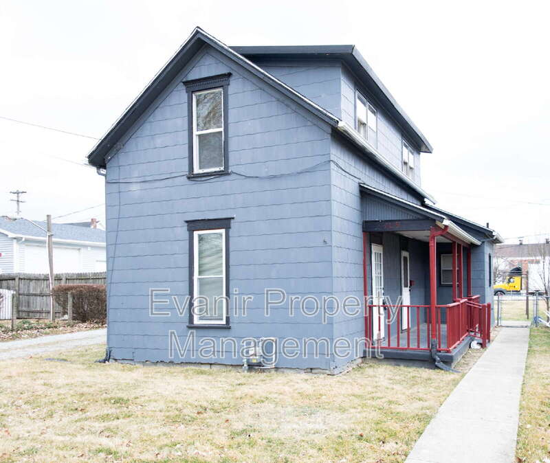 Piqua House: 409 Kitt St