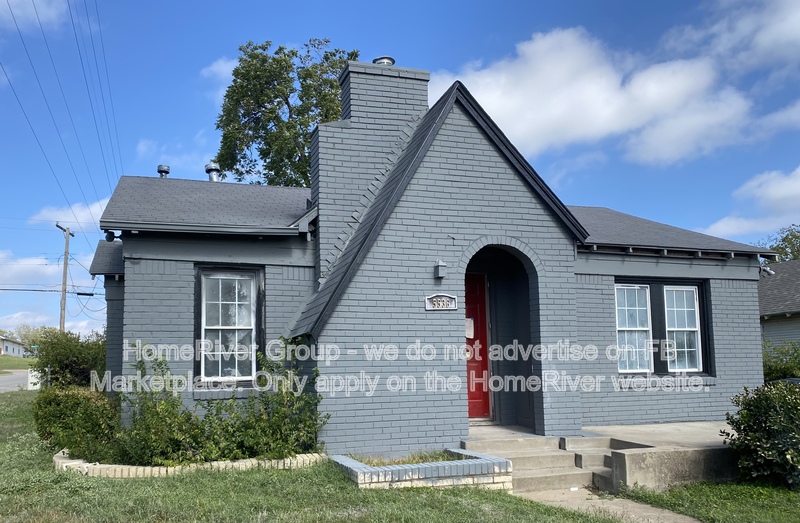 Fort Worth House: 5536 Fletcher Ave
