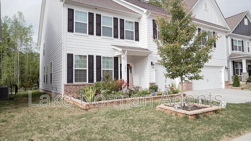 Iron Station House: 1058 Thoroughbred Dr