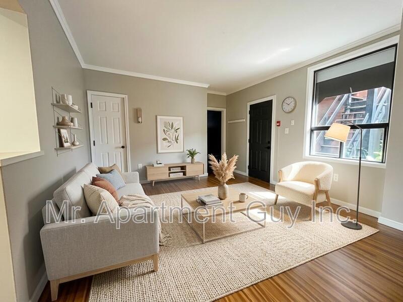 Hamilton Condo: 44 Victoria Avenue South
