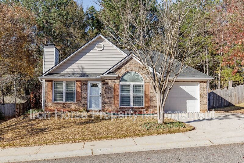 Athens House: 160 Cedar Rock Trace