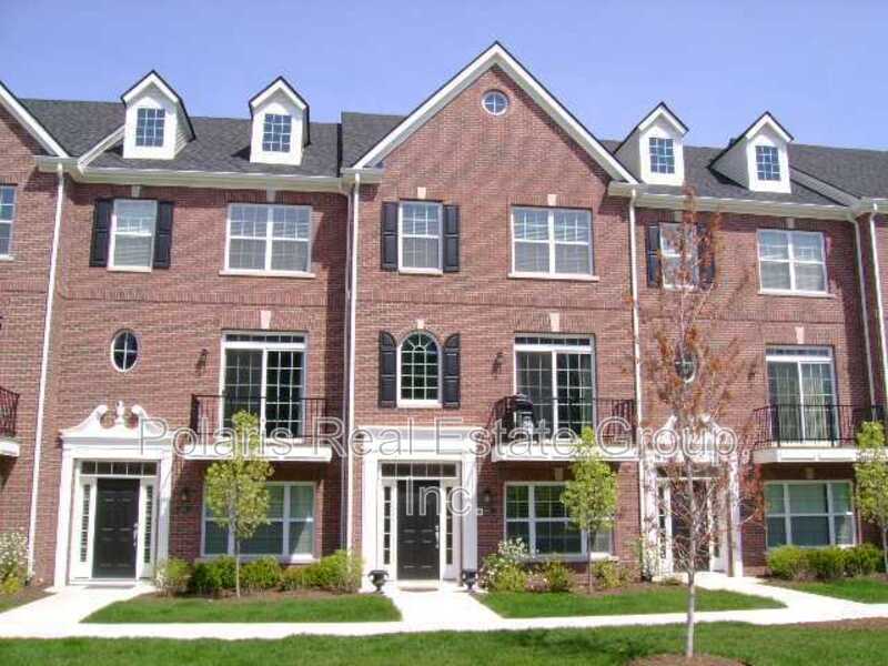 Zionsville Townhome: 11912 Kelso #4