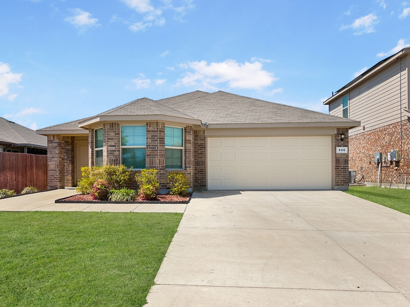 Fort Worth House: 908 Whisper Springs Court