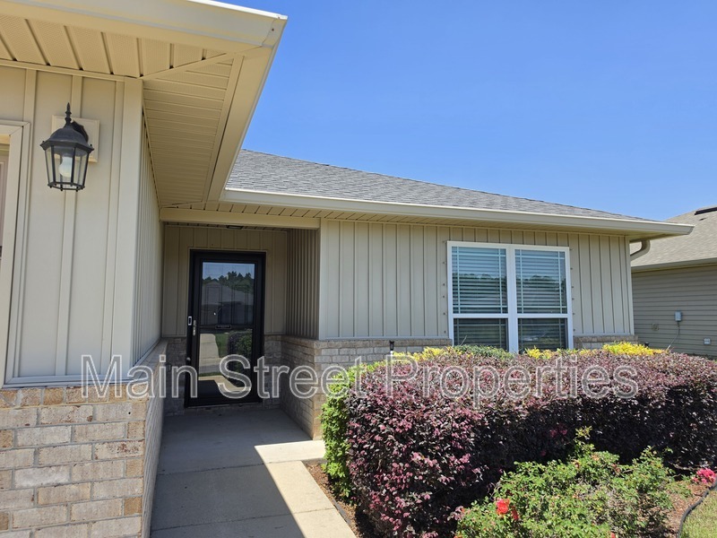 Pace House: 5574 Peach Drive