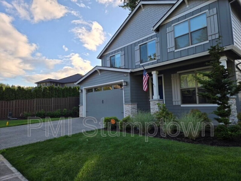 Happy Valley House: 9645 SE Jeanne Rd