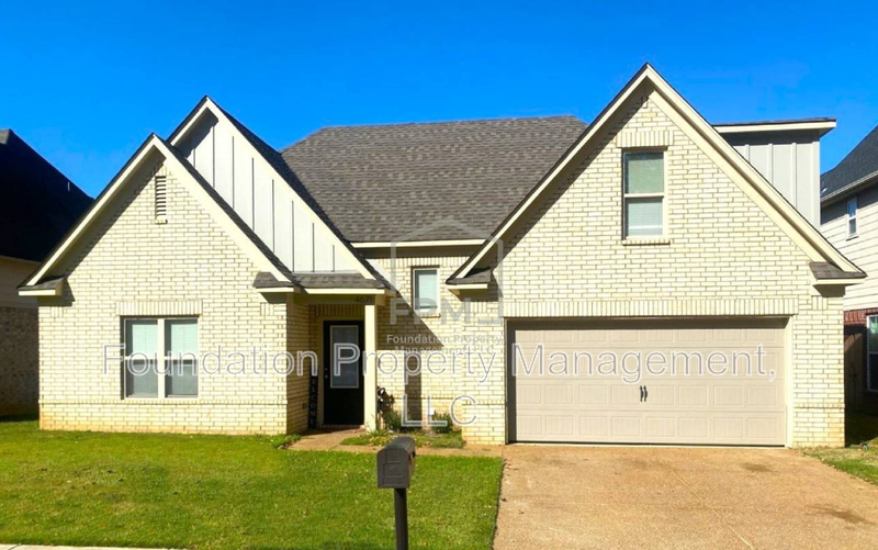 Memphis House: 4671 Tulip Creek Drive