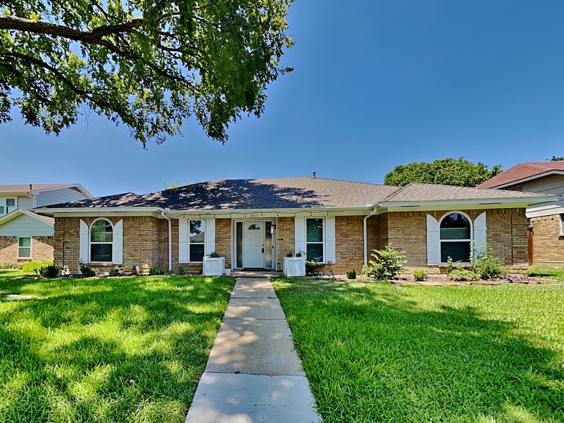 Carrollton House: 2111 El Dorado Way
