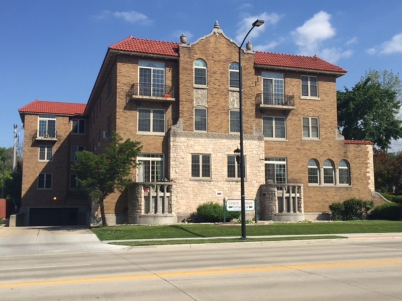 Green Bay Condo: 425 S Monroe Ave - 1i