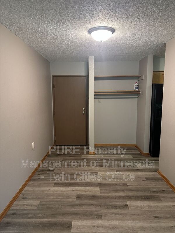 South Saint Paul Condo: 221 Grand Ave W