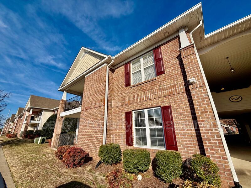Fayetteville Condo: 1800 Balmoral Drive