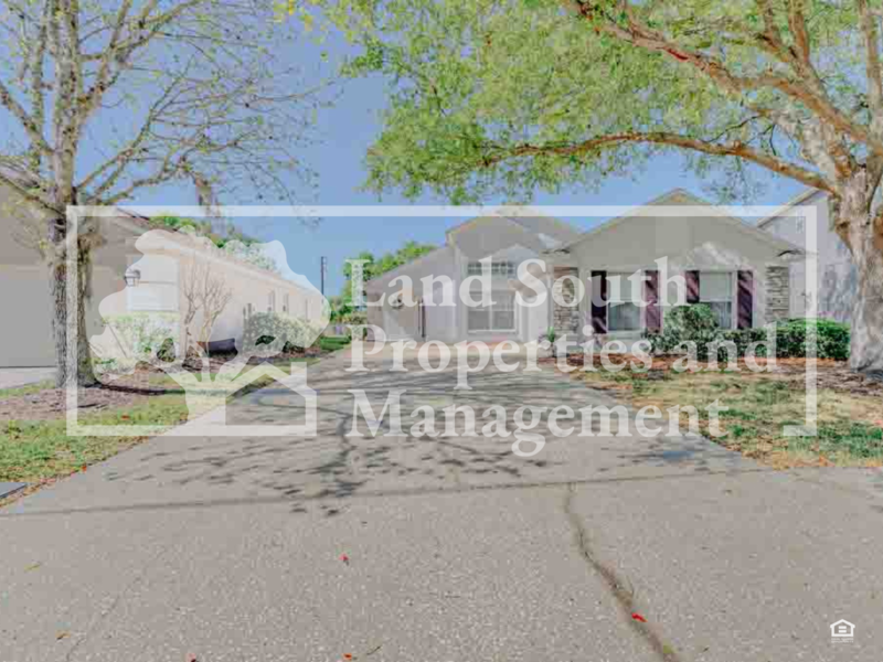Lakeland House: 7053 Cascades Court