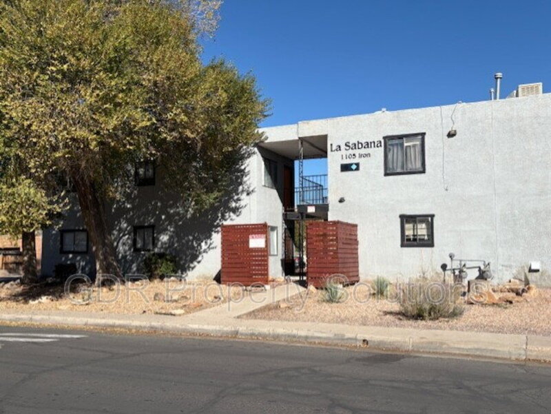 Albuquerque Condo: 1105 Iron Avenue Southwest
