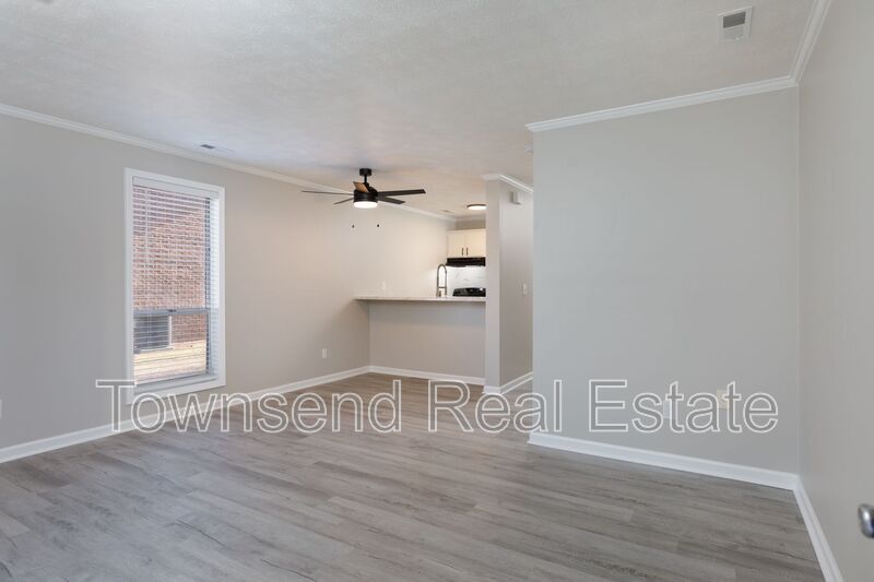 Fayetteville House: 5866-C Century Oaks Drive