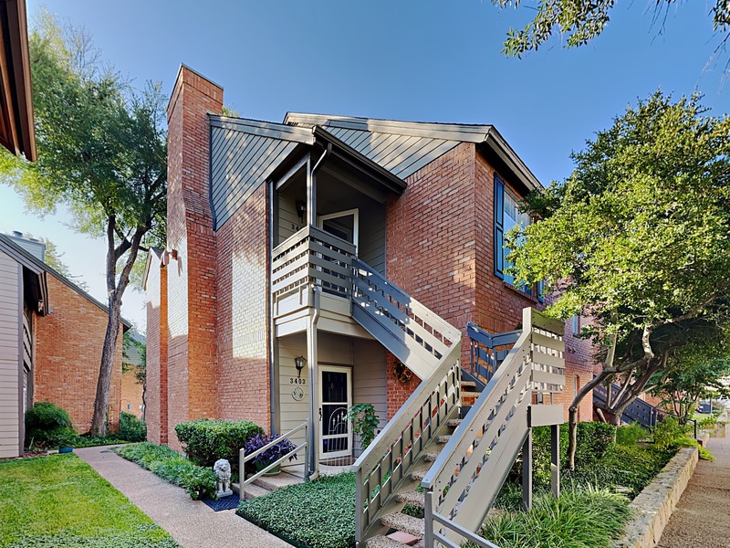 Fort Worth Condo: 3401 Monticello Park Pl