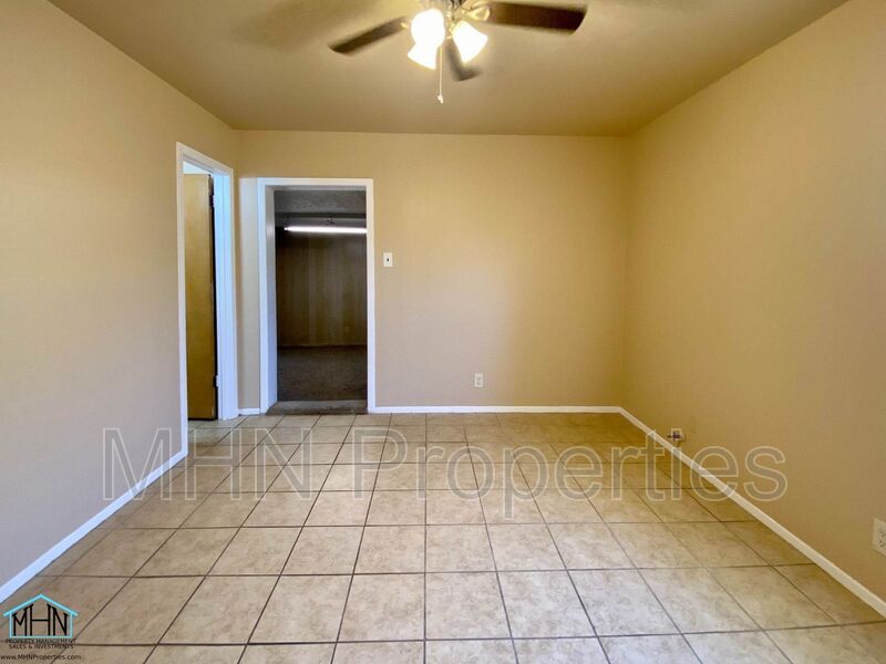Cozy and bright! 4 bed/2 bath home located near Lackland AFB - Preview 12