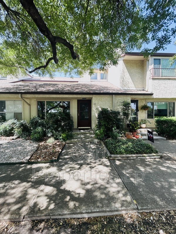 San Antonio Townhome: 7123 Thrush View Ln