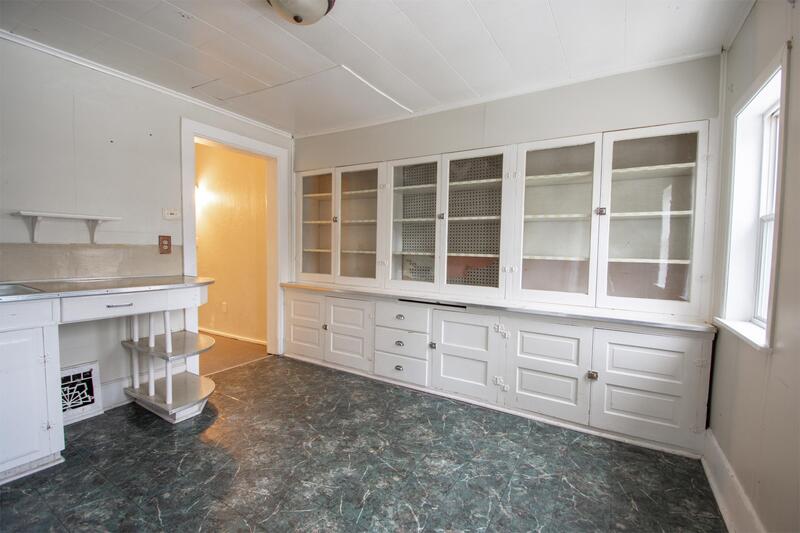 Green Bay Condo: 127 B Woodlawn Ave