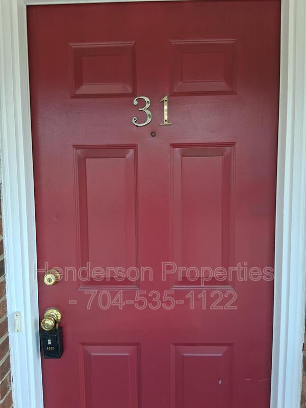 Albemarle House: 100 Fairway St
