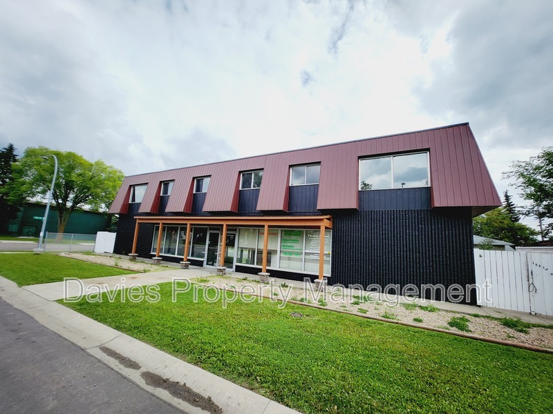 Edmonton Condo: 9550 153 Street NW