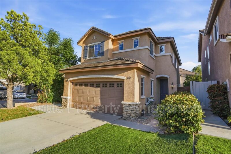 Castaic House: 30319 Cedar Oak Ln