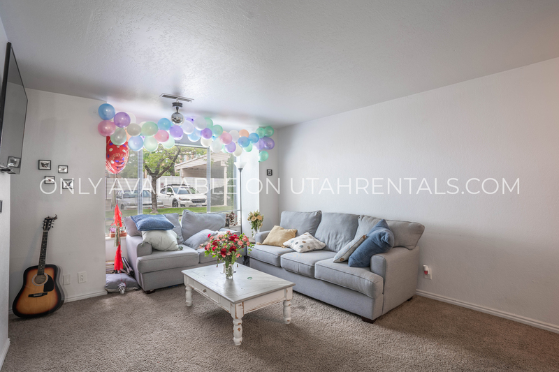 Provo House: 761 E 820 N